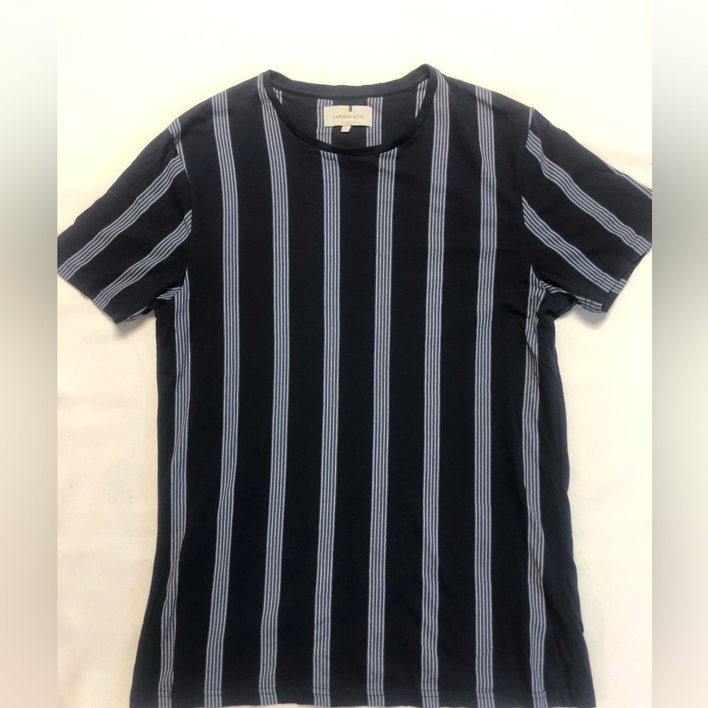 LARSON AND CO STRIPED T SHIRT
